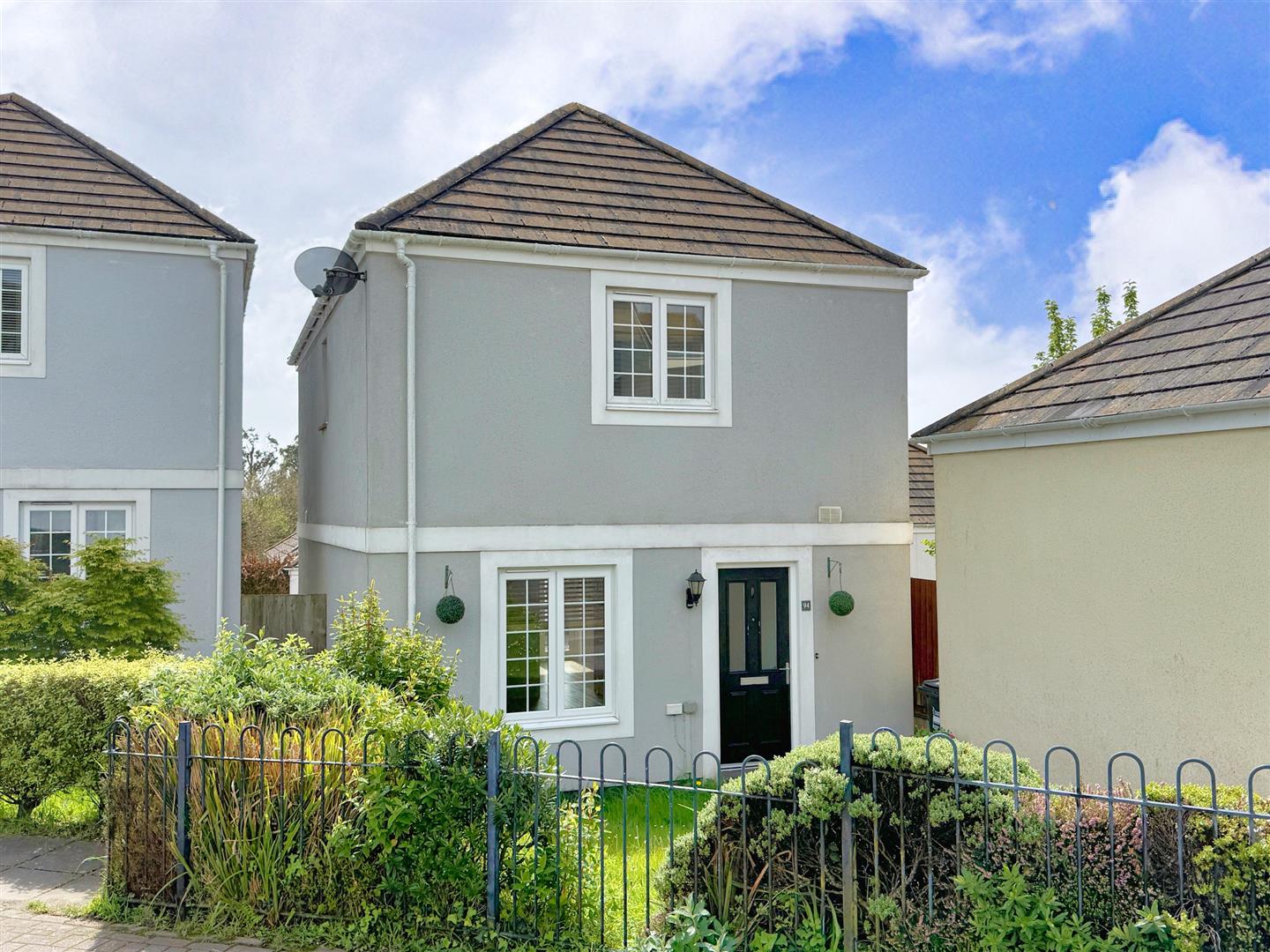 3 bed property in Round Ring Gardens, Penryn